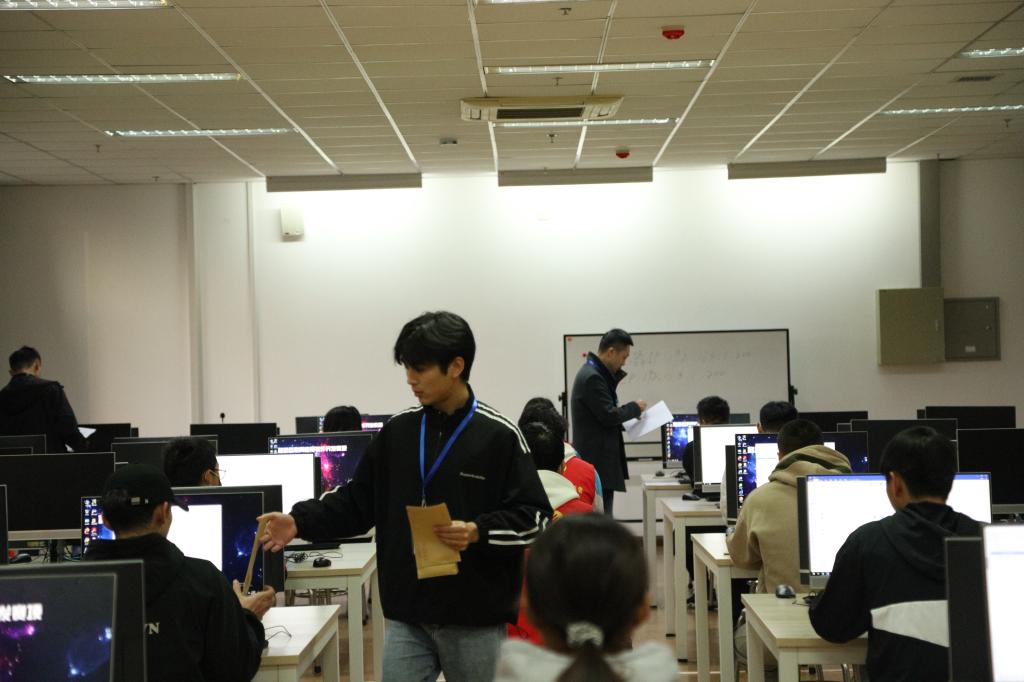2020年陜西省高等職業院校技能大賽“移動互聯網應用軟件開發”與“計算機網絡應用”賽項在我院成功舉辦，計算機網絡技術開發領域成果顯著